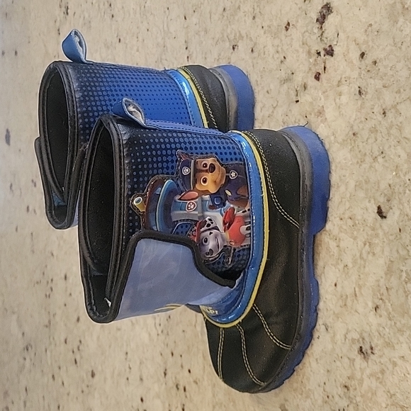 Paw Patrol Snow Boots, size:11/12 - Picture 3 of 5